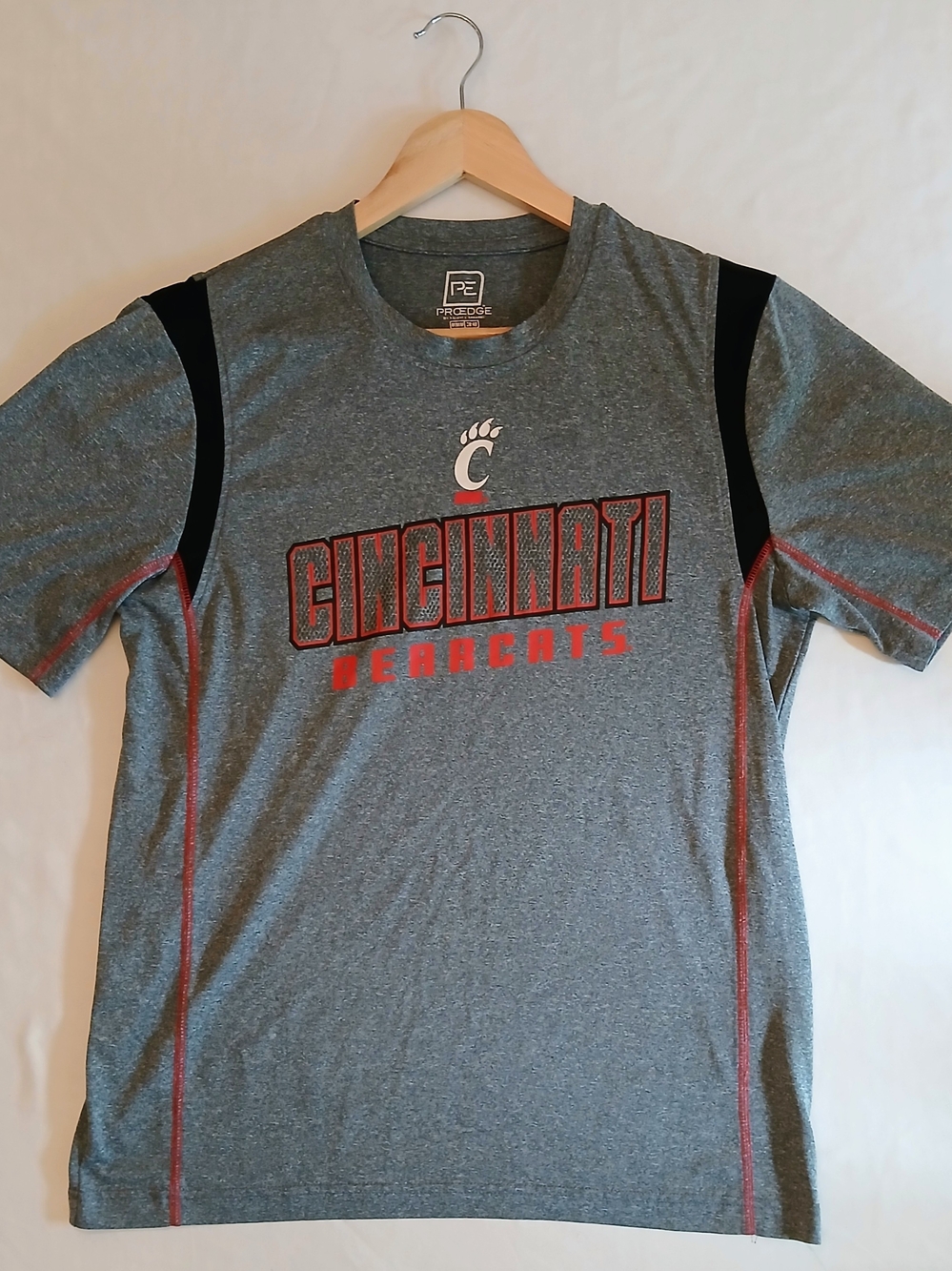 Pro Edge Cincinnati Bearcats Men’s Short Sleeve Athletic T-Shirt – Gray NWOT M